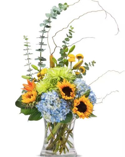 Gathering together with loved ones can bring joy and silliness. Favorite Gatherings is a modern bouquet that looks as though it could have come straight from the garden. Professionally hand-arranged and thoughtfully designed, the Favorite Gatherings bouquet is a customer favorite as well.